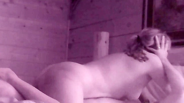 Esposa MILF em Ménage Escondido com Bundão e Orgasmos