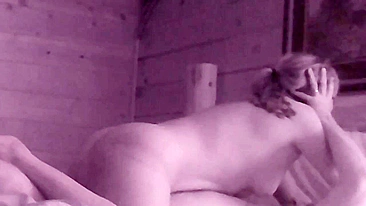 Esposa MILF em Ménage Escondido com Bundão e Orgasmos