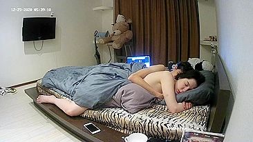 Namorada Morena em Sexo Amador com Câmera Escondida