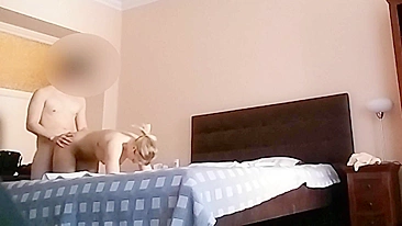 Massagista em Câmera Escondida com Final Feliz, Peitões e Tetas Naturais