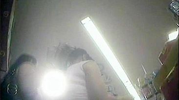 Compilação top de câmera espiã por baixo da saia! Calcinhas amadoras e voyeur