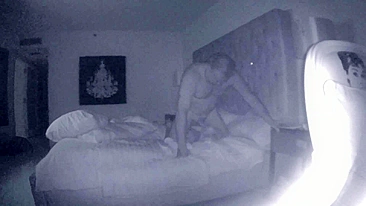 Loira Madura Faz Boquete Secreto na Cam