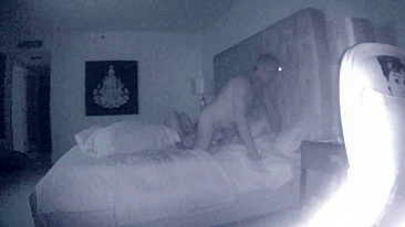 Loira Madura Faz Boquete Secreto na Cam