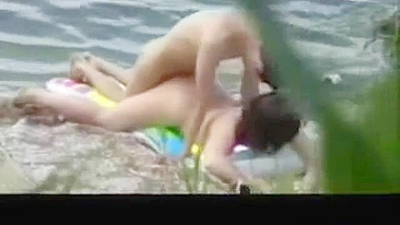 Novinhas Exibicionistas Transando em Público - Câmera Escondida Amadora ao Ar Livre