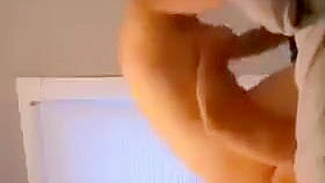 Namorada Amadora em Câmera Escondida Chupa Buceta com Facesitting e Oral Caseiro