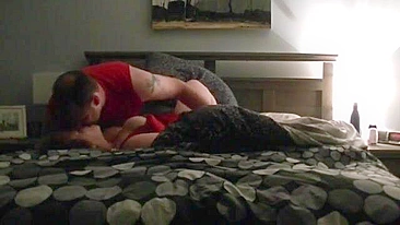 Estrela Pornô Amadora BBW de Bunda Grossa Cavalgando em Câmera Escondida