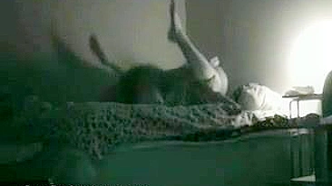 Êxtase Esguichando - Masturbação Caseira Amadora com Vibrador e Orgasmo