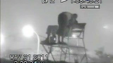 Exibida na Praia - Pornô Amador em Câmera Escondida no Memorial Day