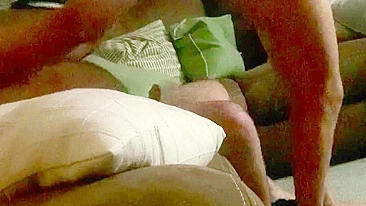 Loira Casada Amadora Cavalgando em Câmera Escondida