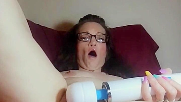 Esposa se masturbando com brinquedo anal no Colorado