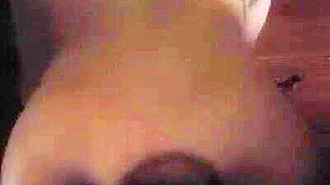 Namorada Submissa se Masturba com Consolo Caseiro Amador