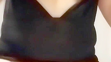 Orgasmo Gigante com Peitões e Dildos / Masturbação Amadora