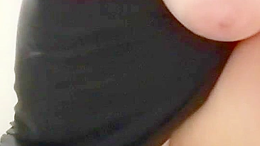 Masturbação Intensa com Brinquedos e Dupla Penetração