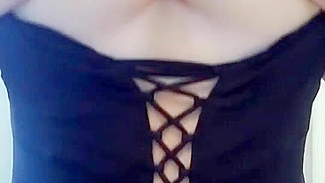 MILF Gostosa Dedando Peitões Enormes em Pornô Caseiro