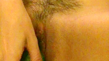 Masturbação Caseira com Buceta Molhada e Legumes Safados