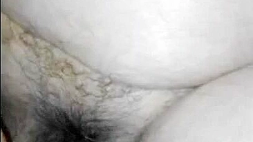 Masturbação Caseira com Buceta Peluda e Consolo / BBW XXX