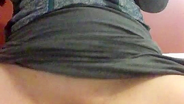 Me Masturbando com Meu Dildo Grande - Morena Amadora Gozando Gostoso