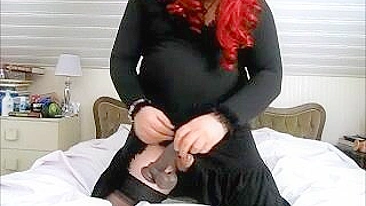 Se Masturbando com Dildos Grandes em Vídeos Caseiros de Sexo Anal