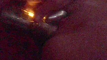 Amadora Pornô Se Masturba com Vibrador em Vídeo Caseiro