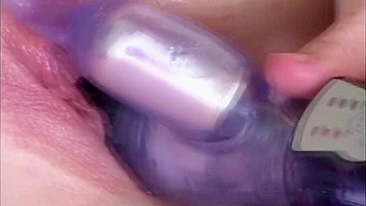 Vovó Amadora em Masturbação e Boquete com Dildo e Gozada