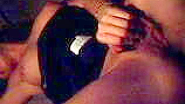 Amadora Morena Dedilhando a Buceta pra Brincar