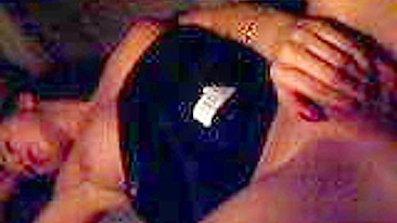 Amadora Morena Dedilhando a Buceta pra Brincar