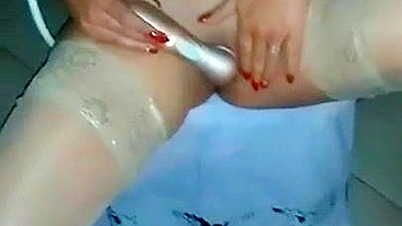 Masturbação Pública de Esposa Morena Amadora na Varanda do Hotel