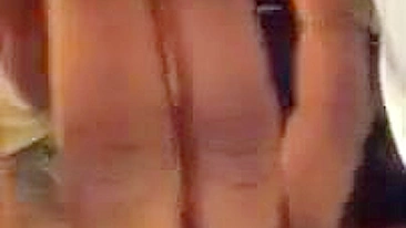Peitões Enormes de Ébano em Masturbação Amadora Caseira