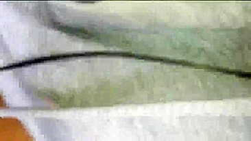 Masturbação em Público com Peitões Grandes na Varanda