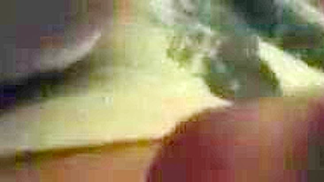 MILF Mamãe se Masturbando com Dedos na Buceta em Selfie Deliciosa