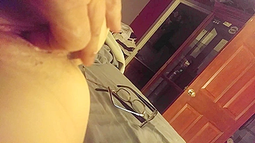 Namorada Submissa se Masturbando Caseiro com Dedadas e Bunda Gostosa