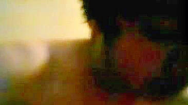 GAROTA MUÇULMANA AMERICANA SE MASTURBANDO QUENTE COM VIBRADOR GIGANTE!