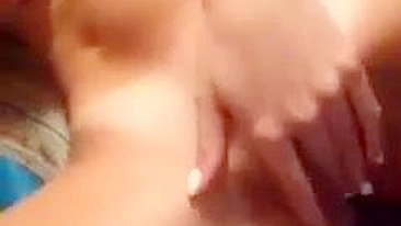 Selfies Amadoras de Masturbação - Buceta Apertada Dedada em Casa