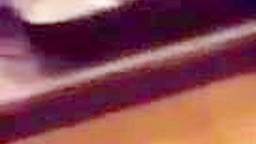 MILF Se Masturba no Chuveiro Amarrada e Geme na Foda de Quatro