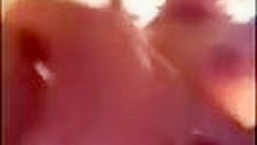 Novinha se Masturbando na Buceta Molhada até Gozar - Dedada Gostosa