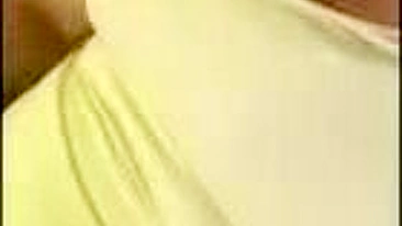 Novinha Muçulmana em Sessão Quente de Masturbação com Consolo Anal