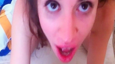 Namorada Latina Gozando na Masturbação com Cabelos Cacheados e Dedos na Buceta