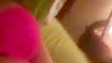 Loira Gata Masturbação Selfie Pt. 2 / Peitos Grandes e Dedada