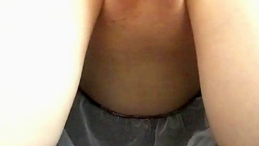 Amadora se Masturba com Consolos em Vídeo Caseiro de Foda