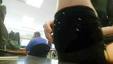 Se Masturbando no Trabalho - Exibição Pública no Escritório