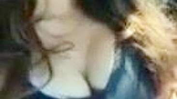 Morena Gostosa Gozando no Carro em Selfie Pública