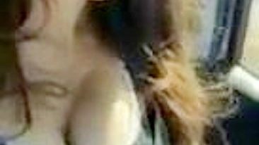 Morena Gostosa Gozando no Carro em Selfie Pública