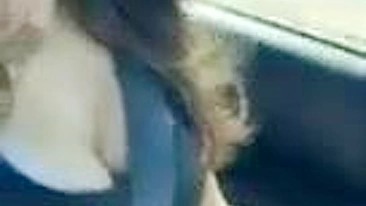 Morena Gostosa Gozando no Carro em Selfie Pública