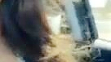 Morena Gostosa Gozando no Carro em Selfie Pública