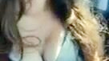 Morena Gostosa Gozando no Carro em Selfie Pública