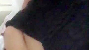 Mamãe MILF Brincando Sozinha com Brinquedos Eróticos