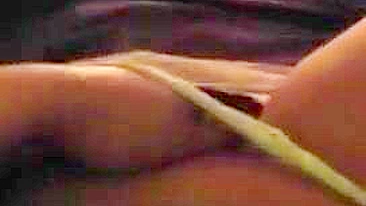 Selfie de Masturbação Caseira com Dedada na Buceta e Gozada