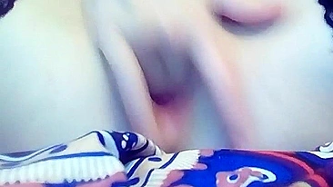 Amadora Dedando até Gozar - Buceta Grande e Masturbação Quente