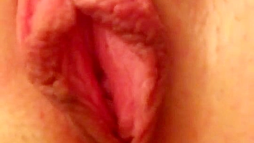 Selfies de Buceta Molhada - Adolescente Amadora Se Masturbando em Casa