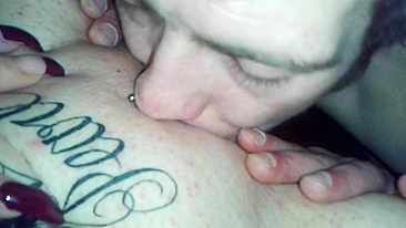 Gata Loira se Masturbando com Brinquedos e Boquete